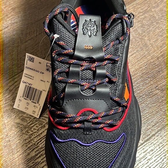 ADIDAS - OZWEEGO ZIP - CHINESE NEW YEAR SIZE 9 - Picture 4 of 11